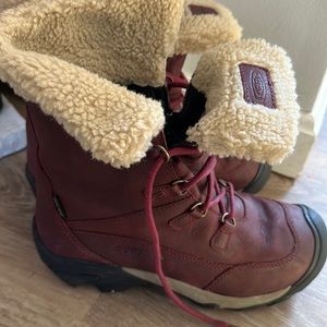 Keen Boots Women’s size 8